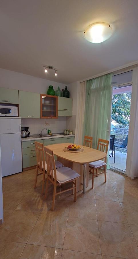 Apartments Lola Rovinj Exterior photo