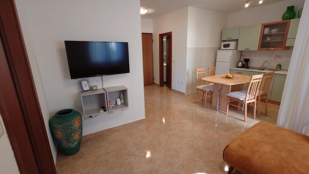 Apartments Lola Rovinj Exterior photo