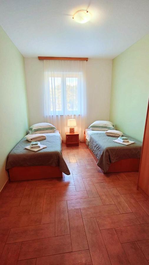 Apartments Lola Rovinj Exterior photo
